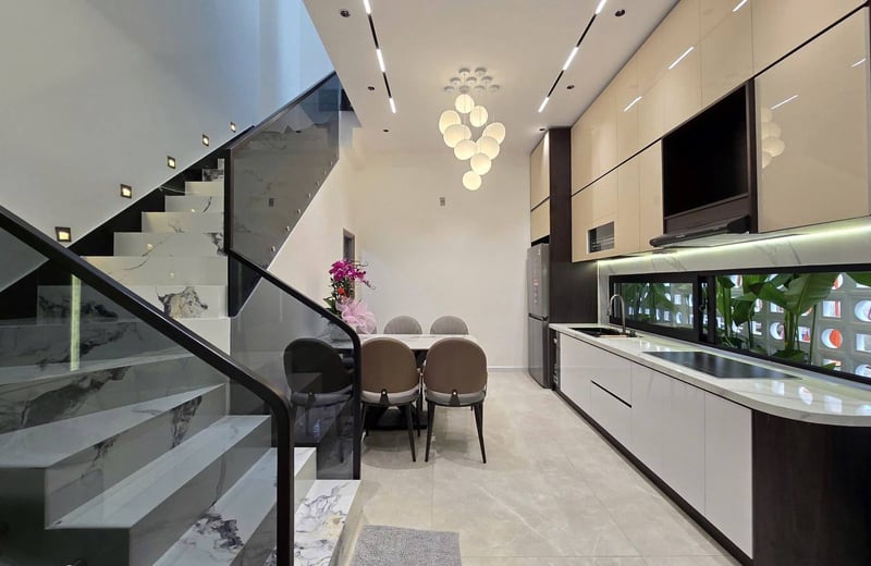 Miete eines modernen Eckhauses im Stadtteil Hai Chau, Da Nang, Vietnam